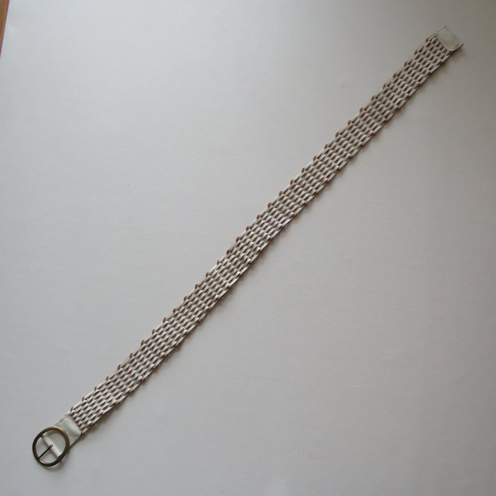 White Gold Basket Weave Front Closure Genuine Leather Oval Buckle Belt - Picture 3 of 11